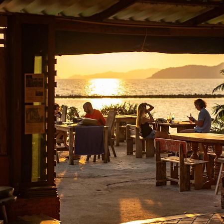 Banana Sunset - Bar & Bungalows Koh Mak Exterior photo