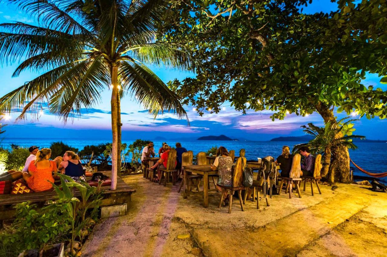 Banana Sunset - Bar & Bungalows Koh Mak Exterior photo